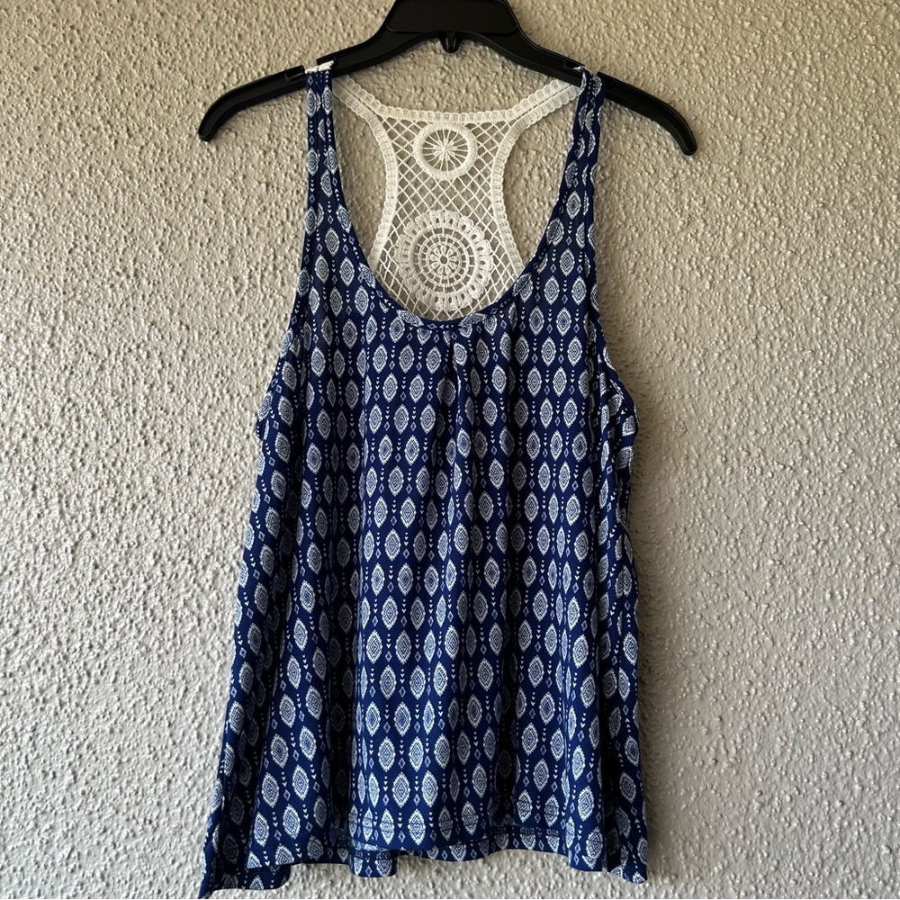 Catherine Malandrino Lace Back Racerback Tank Top with a print blue white large